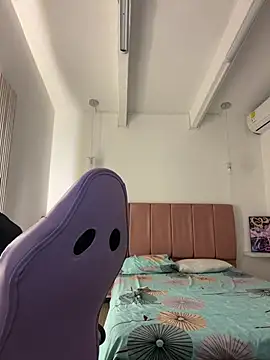 Iamcami  online show from February 20, 2026, 6:41 pm