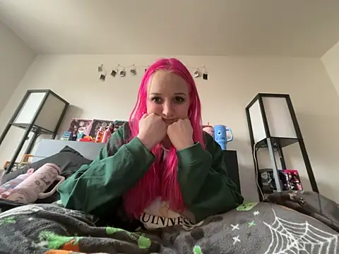 prettygirltracy 12 online show from February 8, 2026, 9:18 pm