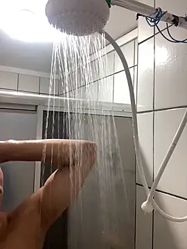 ofjuliaa online show from March 4, 2026, 6:30 am