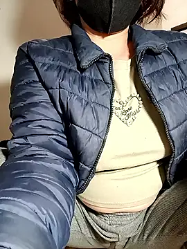 Snapshot of Lyna_sexy24 chatting on January 8, 2026, 10:45 pm Lyna sexy24 online show from January 8, 2026, 10:45 pm