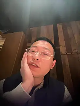 Snapshot of littleqiu9 chatting on January 14, 2026, 10:54 am littleqiu9 online show from January 14, 2026, 10:54 am