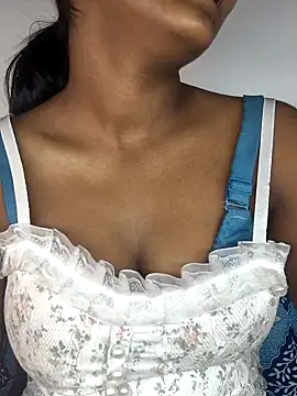 Royal-girl78 online show from January 11, 2026, 4:23 pm