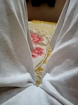 -Bunny-y online show from January 6, 2026, 1:37 pm