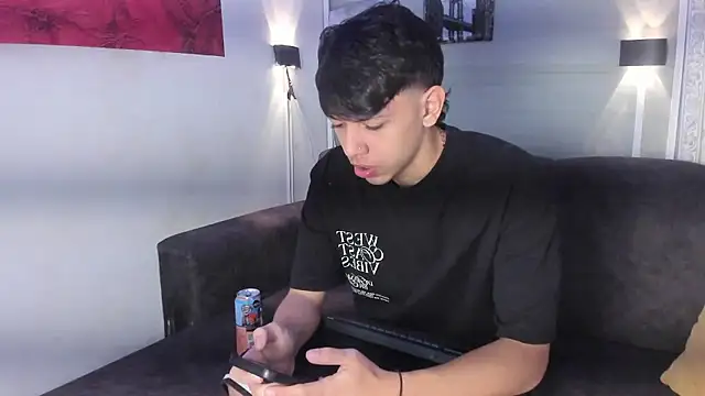 sebas pretty7 online show from January 15, 2026, 12:43 pm