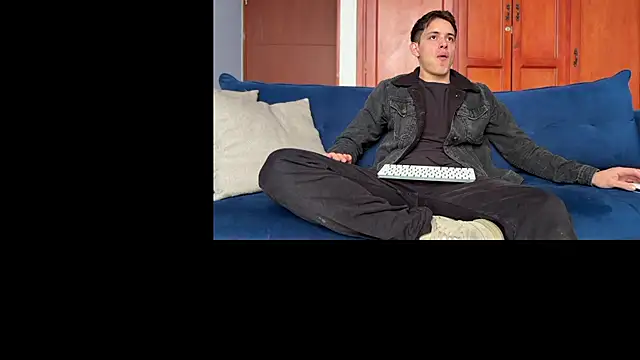 Enzho liam online show from April 17, 2026, 2:53 pm