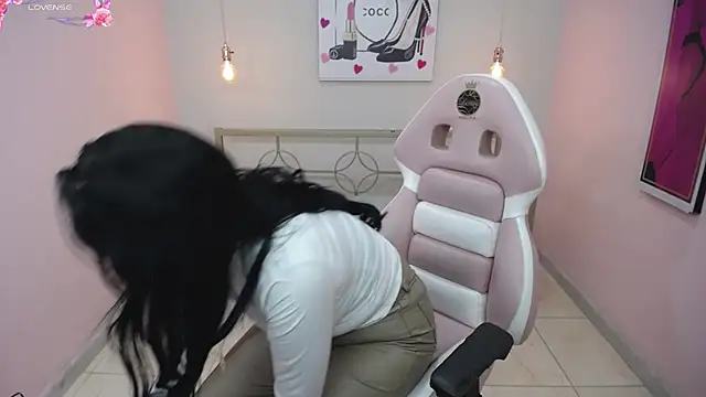 Adri gomez x online show from April 10, 2026, 10:53 am