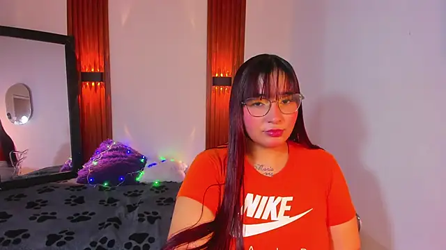 Snapshot of ChloeJewel21 chatting on January 10, 2026, 4:14 am ChloeJewel21 online show from January 10, 2026, 4:14 am