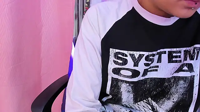 MeowMota  online show from April 15, 2026, 6:37 pm