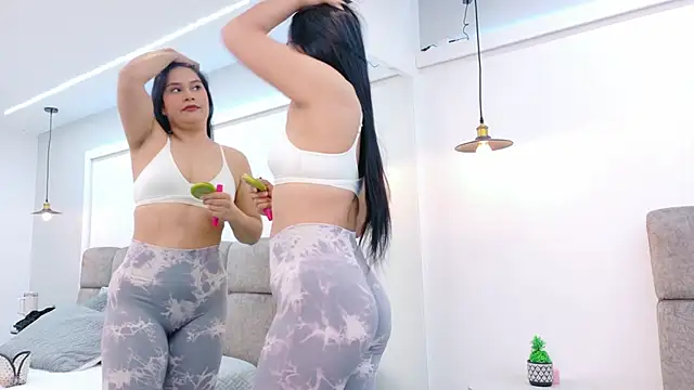 Snapshot of AlmaRose_ chatting on March 5, 2026, 12:23 pm AlmaRose online show from March 5, 2026, 12:23 pm