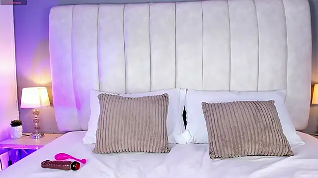 Snapshot of LunaKarther chatting on January 14, 2026, 12:22 pm LunaKarther online show from January 14, 2026, 12:22 pm