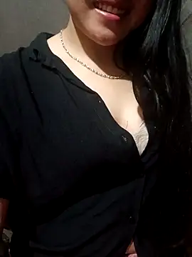 Snapshot of Nelina- chatting on January 14, 2026, 12:11 pm Nelina- online show from January 14, 2026, 12:11 pm