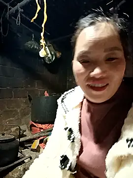 Snapshot of yu--yo chatting on January 11, 2026, 1:32 am yu--yo online show from January 11, 2026, 1:32 am