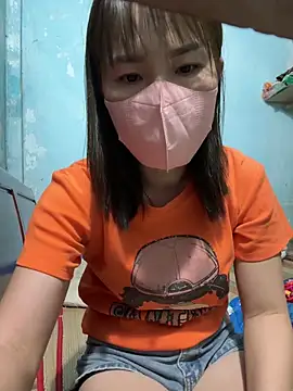 July-love online show from February 15, 2026, 1:09 pm