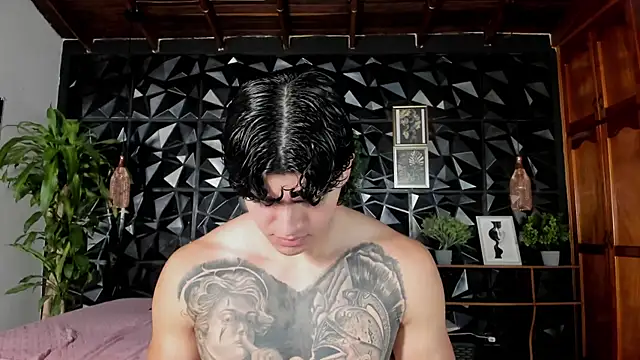 Snapshot of elliot_colton chatting on June 9, 2026, 12:28 pm elliot colton online show from June 9, 2026, 12:28 pm