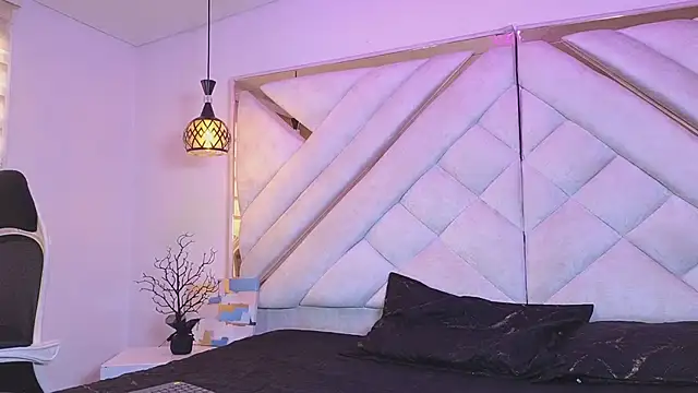 zoevg online show from March 31, 2026, 12:49 pm