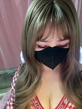 -Violet-t online show from April 11, 2026, 11:42 pm