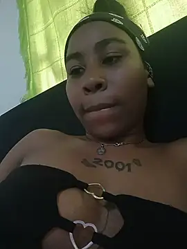 Snapshot of Negraamara chatting on June 18, 2026, 8:13 pm Negraamara online show from June 18, 2026, 8:13 pm