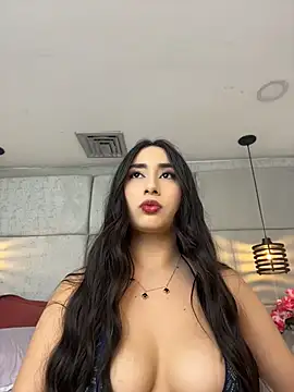 Snapshot of IvonneOwen chatting on May 18, 2026, 3:24 am IvonneOwen online show from May 18, 2026, 3:24 am