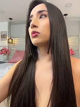 Snapshot of IvonneOwen chatting on May 20, 2026, 3:45 am IvonneOwen online show from May 20, 2026, 3:45 am