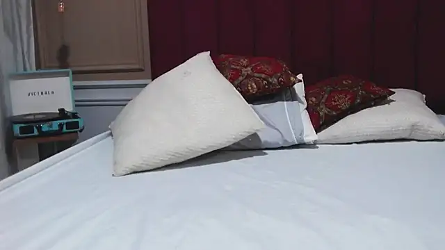 GiaTegel online show from February 13, 2026, 10:39 pm