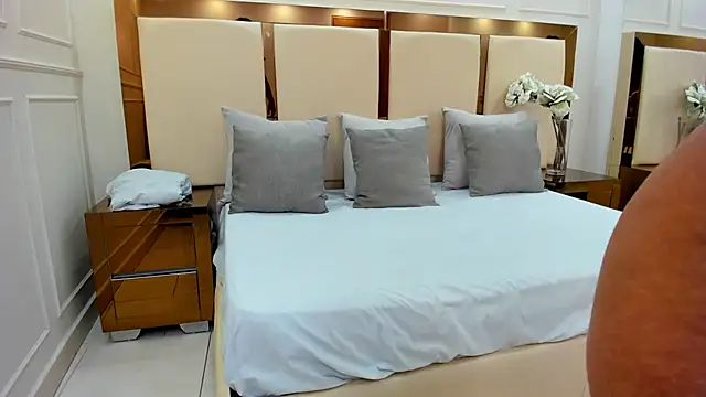  zendy love  online show from January 16, 2026, 1:42 am