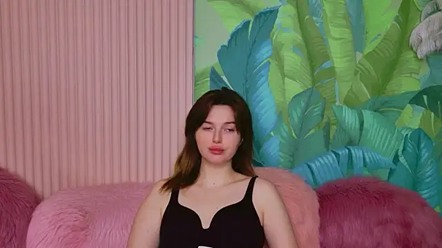 Karina Thorn online show from February 13, 2026, 8:38 pm