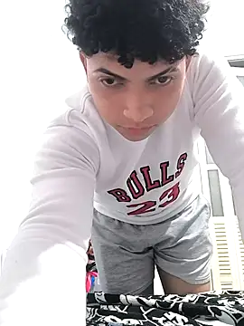 Snapshot of VersedChip chatting on February 9, 2026, 2:26 am VersedChip online show from February 9, 2026, 2:26 am