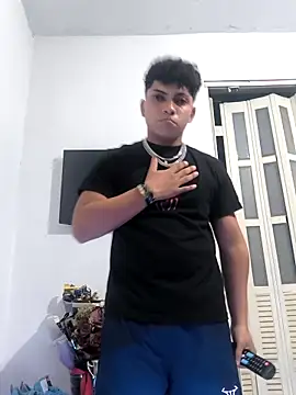 Snapshot of VersedChip chatting on February 28, 2026, 3:29 am VersedChip online show from February 28, 2026, 3:29 am