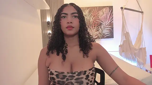 ailann  online show from February 12, 2026, 7:53 pm