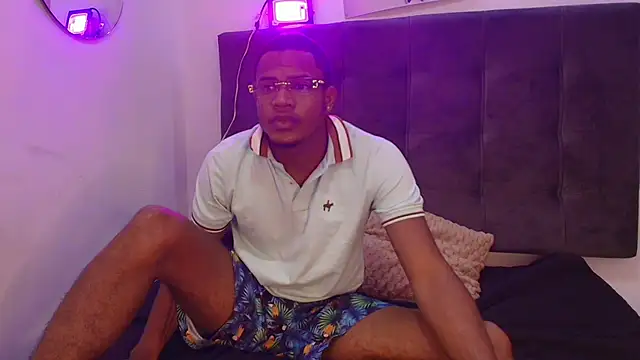 Latinblack 98 online show from January 11, 2026, 1:16 pm