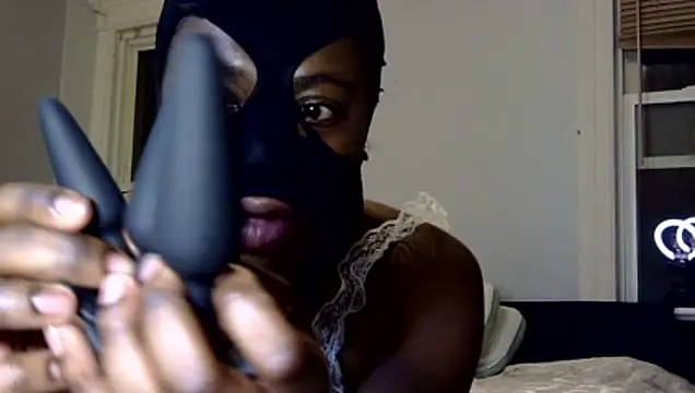 Snapshot of MaskedprincessI chatting on January 11, 2026, 1:21 am MaskedprincessI online show from January 11, 2026, 1:21 am