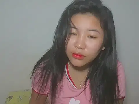 Zyeiii online show from March 13, 2026, 9:32 pm