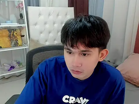 Snapshot of davincihugecock chatting on March 7, 2026, 4:37 pm davincihugecock online show from March 7, 2026, 4:37 pm