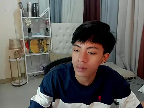 Snapshot of davincihugecock chatting on March 9, 2026, 4:44 pm davincihugecock online show from March 9, 2026, 4:44 pm