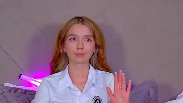 VanessaVienne online show from February 3, 2026, 2:53 am