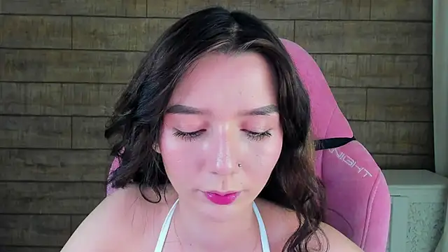 VanessaVienne online show from March 16, 2026, 4:11 pm