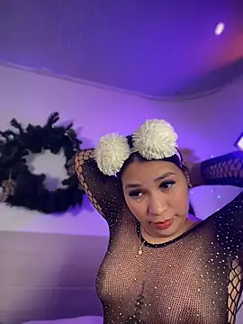 YaraXX1 online show from February 17, 2026, 4:42 am