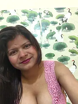 Attractive Queen  online show from February 17, 2026, 4:42 am