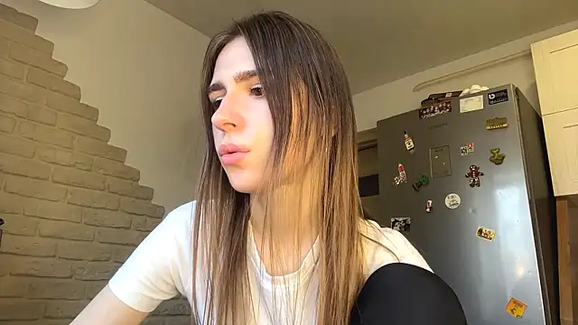 ElsieKuhlmann online show from March 19, 2026, 5:11 am