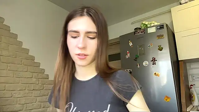 ElsieKuhlmann online show from April 10, 2026, 5:12 am