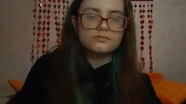 Snapshot of Miyabeee chatting on February 17, 2026, 5:19 pm Miyabeee online show from February 17, 2026, 5:19 pm