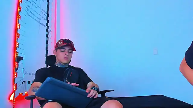 Thomas-Wil online show from February 7, 2026, 1:20 am