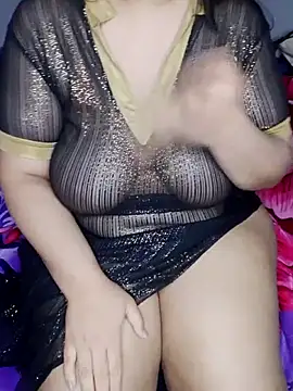 Curvymoza online show from April 8, 2026, 1:05 am