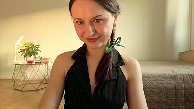 Snapshot of Satin_Sin chatting on May 24, 2026, 6:13 pm Satin Sin online show from May 24, 2026, 6:13 pm