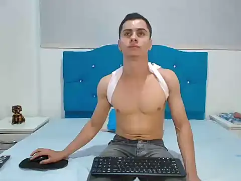 LeoMonnroe online show from January 17, 2026, 2:22 pm