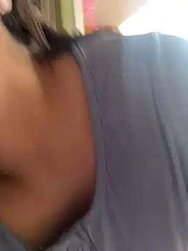 Veronica Wins  online show from March 9, 2026, 8:02 pm