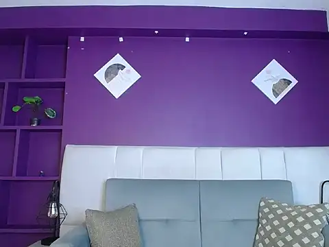 MEGHAN-QUEEN online show from January 14, 2026, 4:29 am