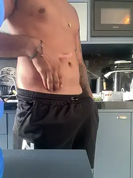 Gustavo17model online show from January 19, 2026, 4:11 pm