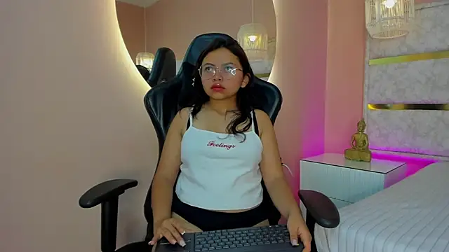 riley flirt online show from January 14, 2026, 10:43 am