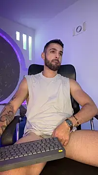 Snapshot of Apolo_lux1 chatting on May 4, 2026, 6:48 pm Apolo lux1 online show from May 4, 2026, 6:48 pm